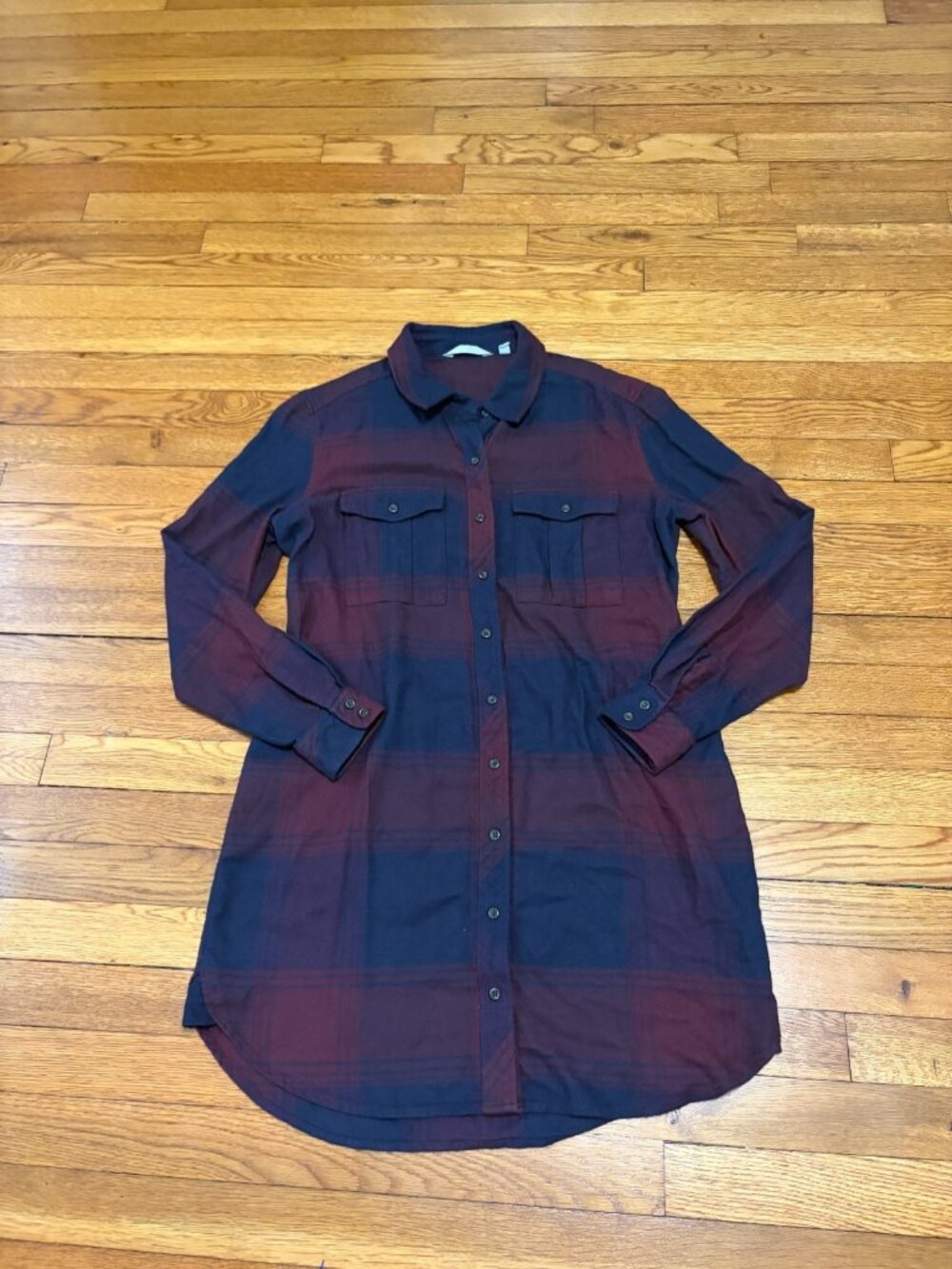 Athleta Women’s Flannel Button Down Shirt Dress Size Medium Blue Burgundy Autumn